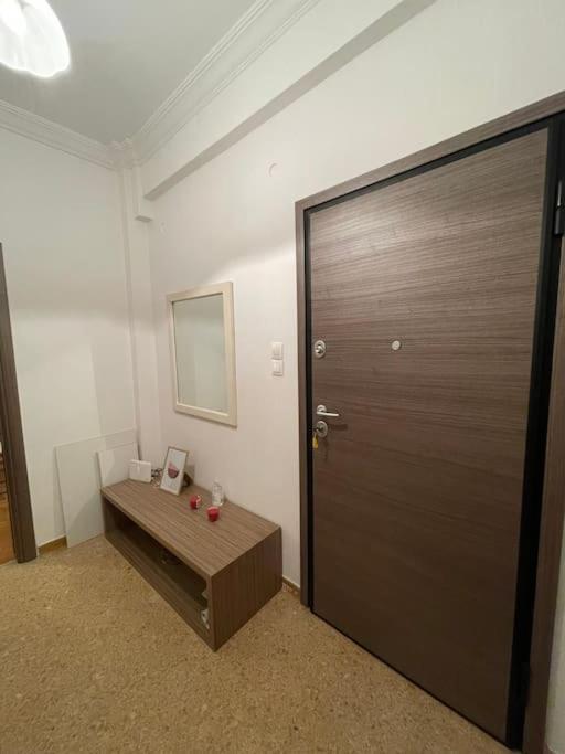 Lovely 1 Bedroom Apartment In アテネ エクステリア 写真